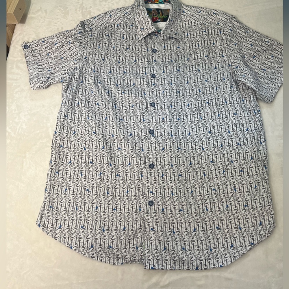 Robert Graham short sleeve button down all over guitar shirt EUC medium